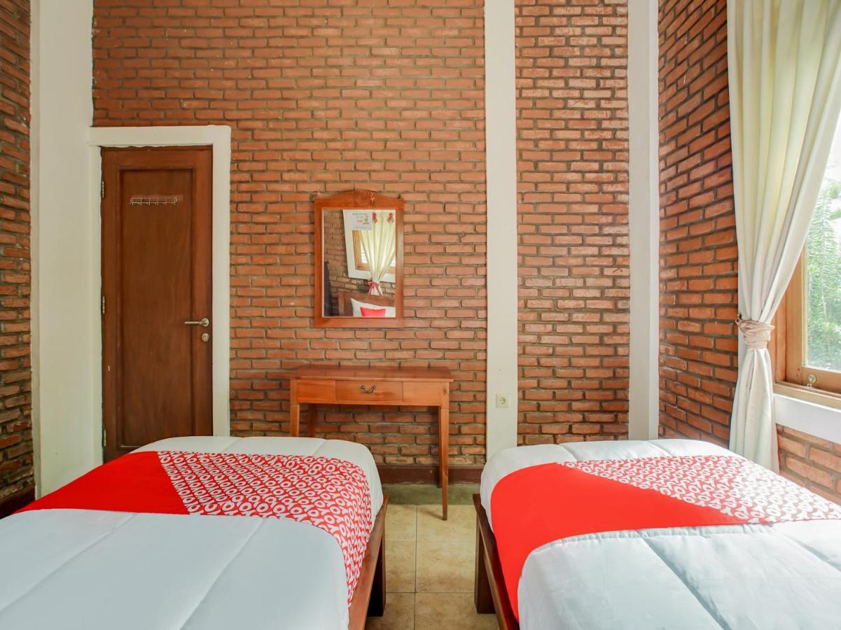 Oyo 3896 Villa Pesona Wisata Puncak Cianjur Εξωτερικό φωτογραφία