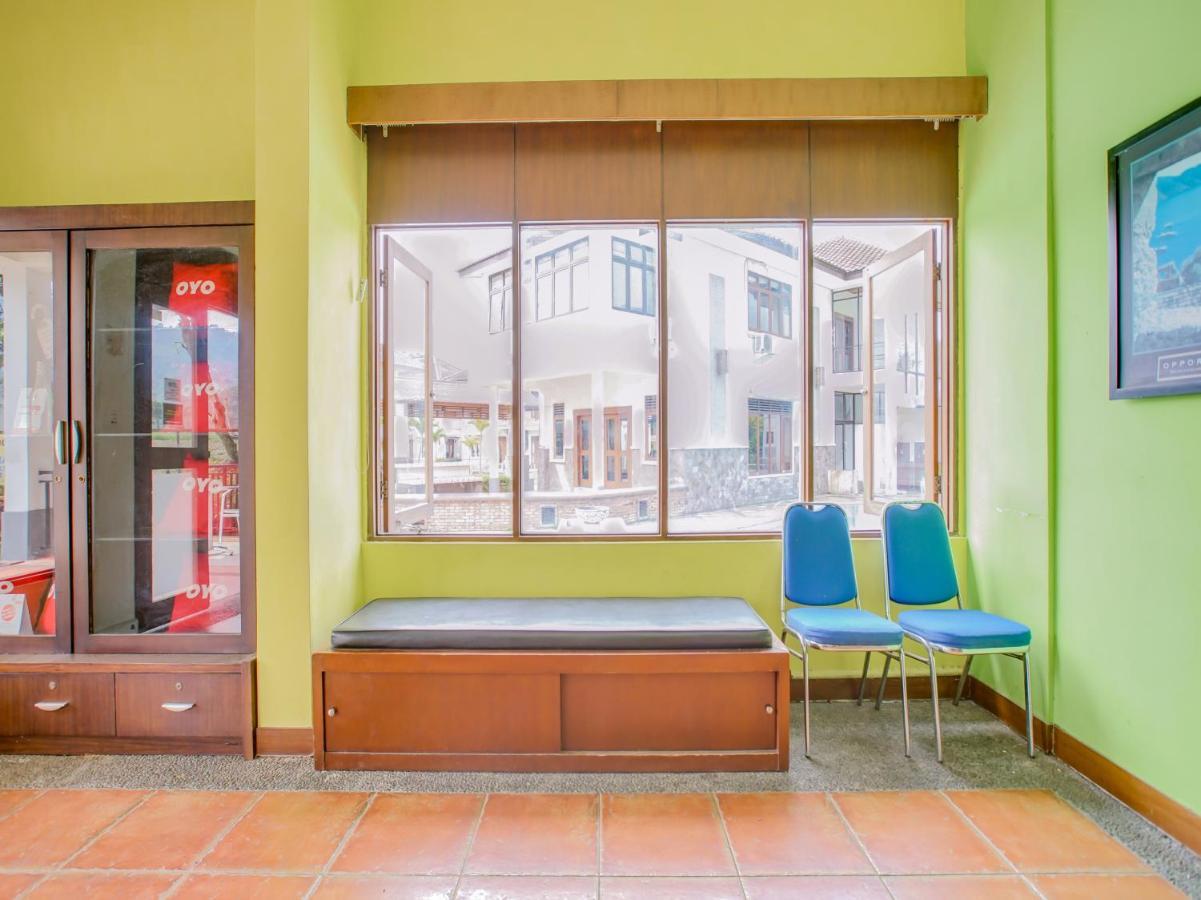 Oyo 3896 Villa Pesona Wisata Puncak Cianjur Εξωτερικό φωτογραφία