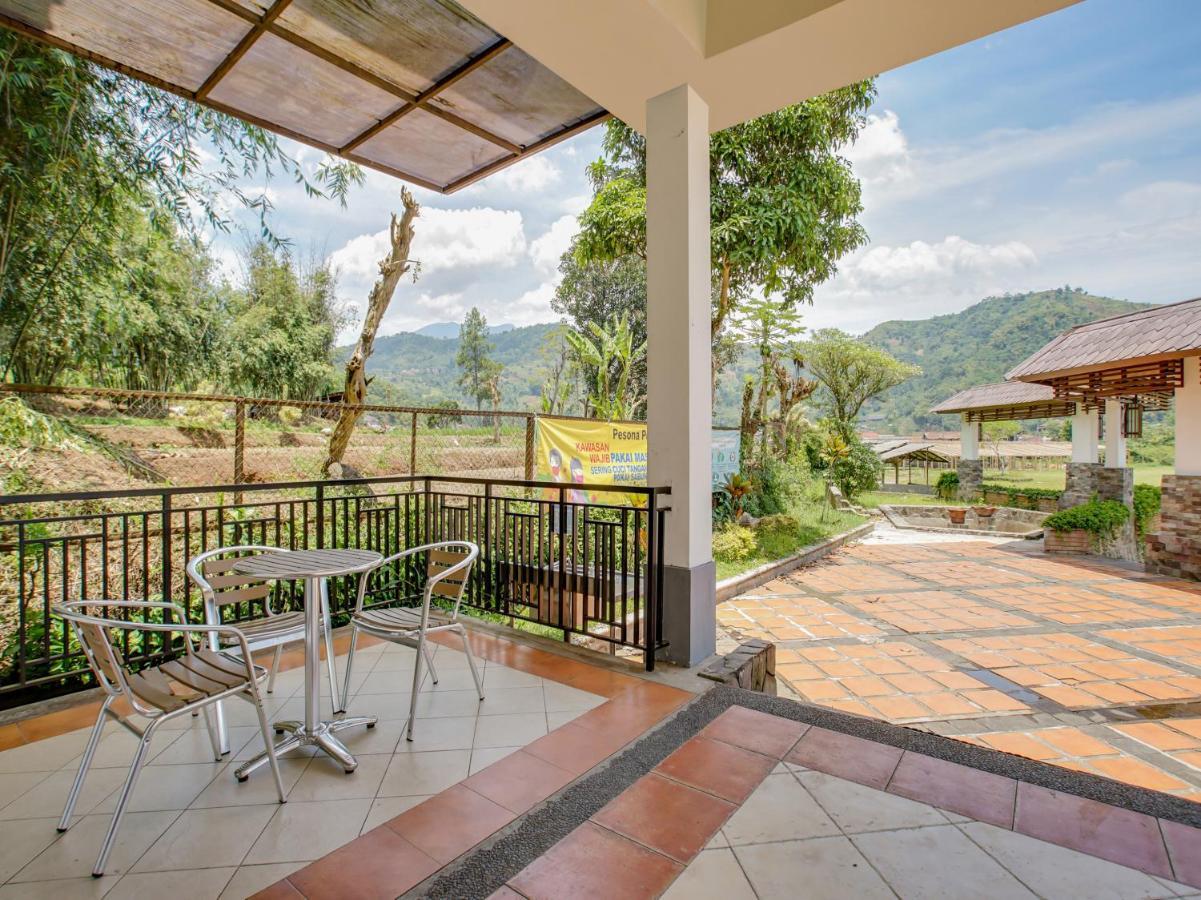 Oyo 3896 Villa Pesona Wisata Puncak Cianjur Εξωτερικό φωτογραφία